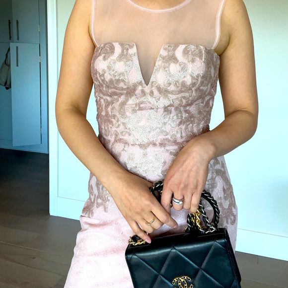 💕BCBG MAXAZRIA size 2 Cocktail Dress Dust Pink - Picture 1 of 11